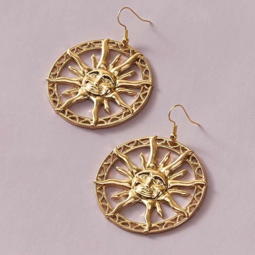 1 pair hollow out sub design round drop earrings